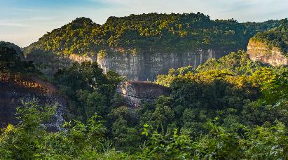 【純玩】<英德仙橋地下河景區(qū)+韶關(guān)丹霞山3天團(tuán)>入?。河⒌潞Ｂ輫H酒店+韶關(guān)豐源溫泉酒店