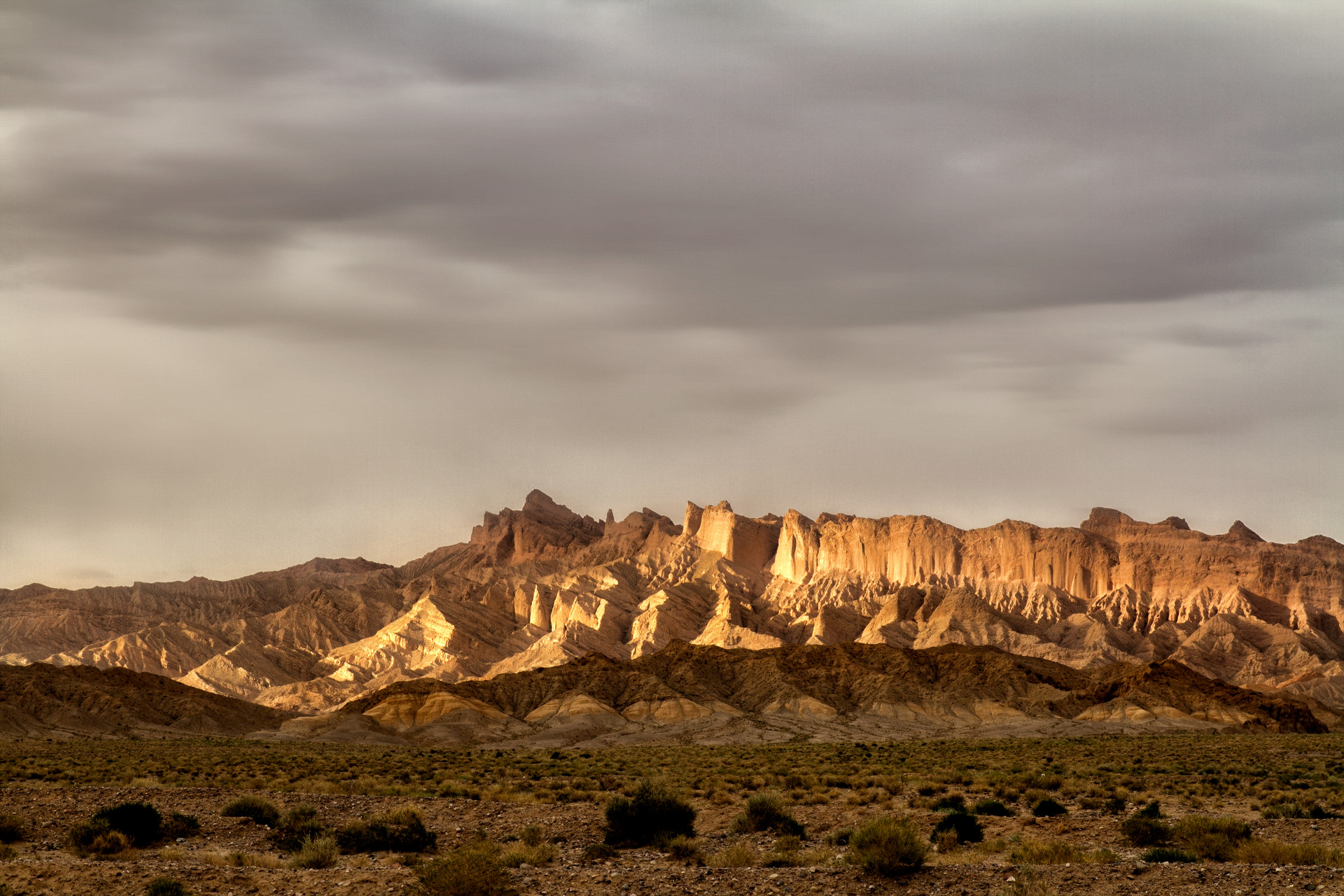 柴達木盆地封面圖