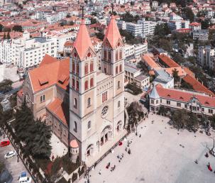 景點：青島天主教堂