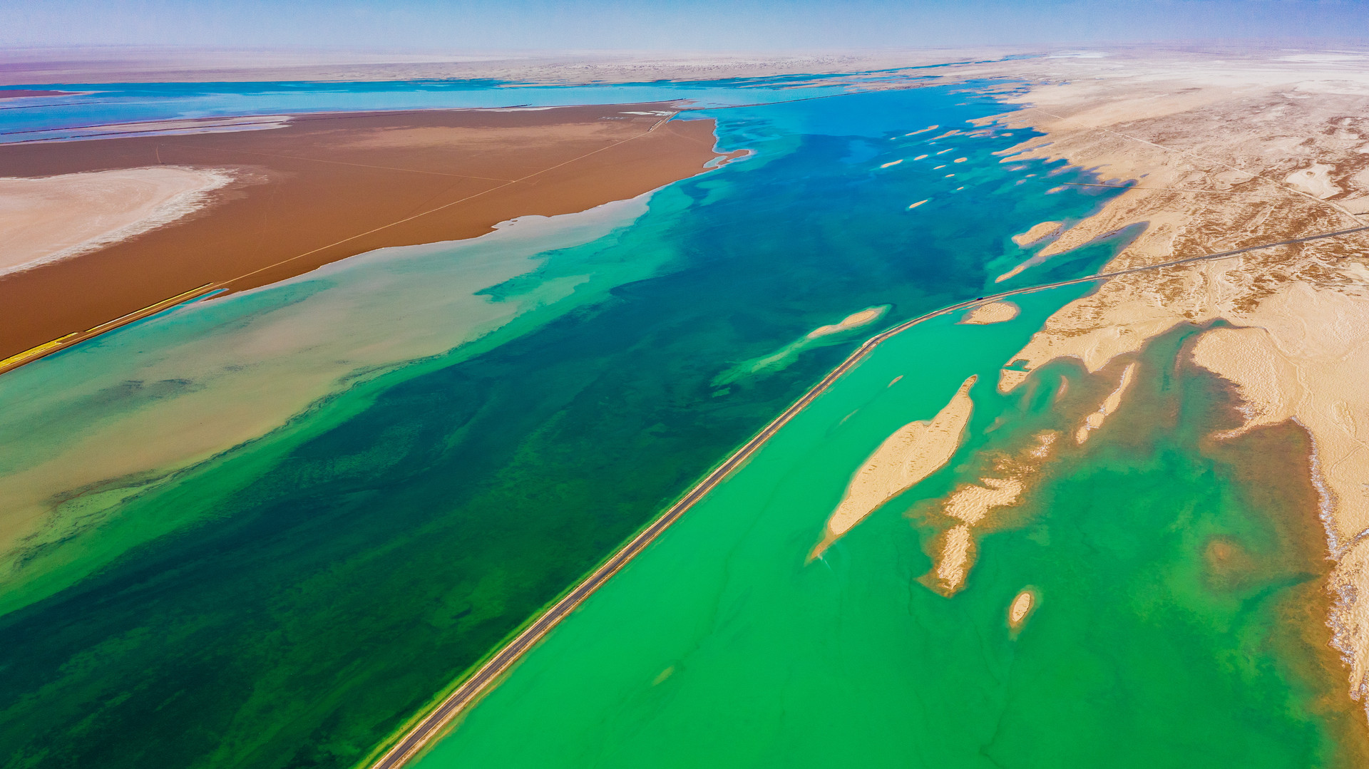 西臺吉乃爾湖封面圖